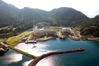 Usina nuclear em  Angra, Brasil